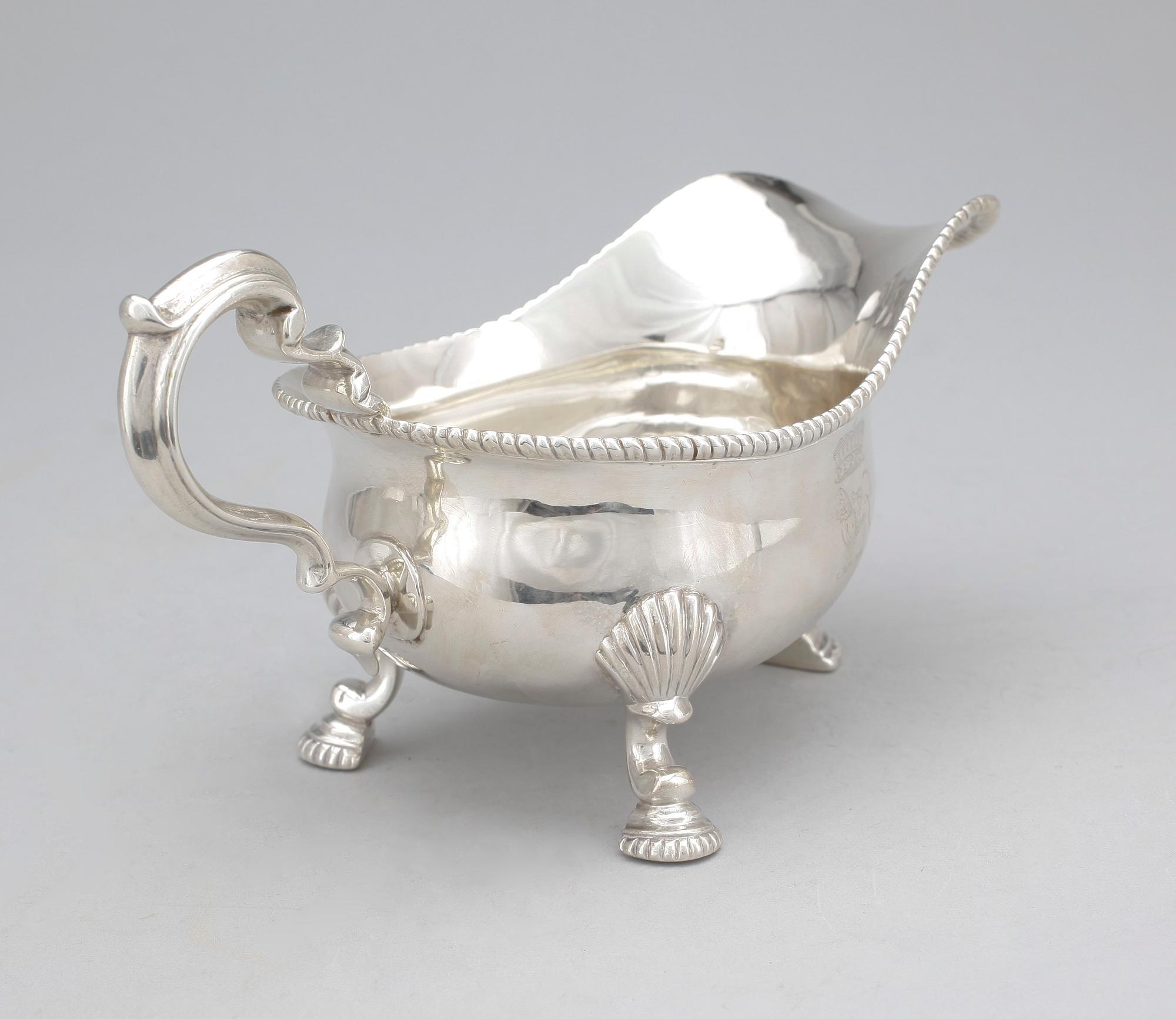 SÅSSNIPA, silver, William Robertson, London, troligen 1760. England totalvikt ca 513g.