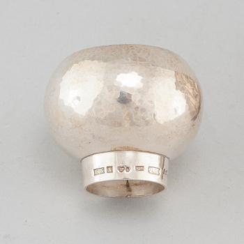 A silver vase and bowl by Bertil Kempe for Corpus, Västerås, 1974 and 1975 respectively.