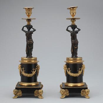 LJUSSTAKAR, ett par, empirestil, 1800-tal.