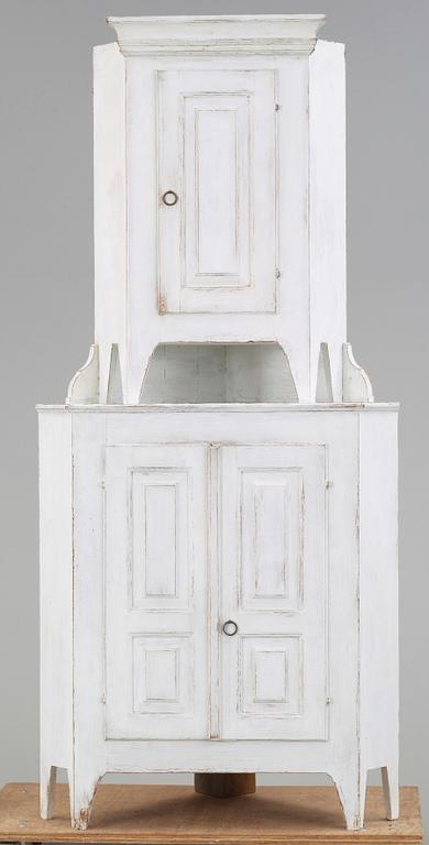 HÖRNSKÅP, gustavianskt, Norrbotten, 1700-tal.