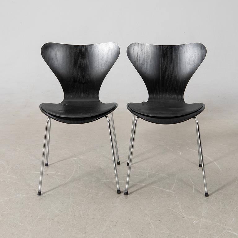 Arne Jacobsen, chairs, a pair, "The Seven", Fritz Hansen, Denmark 2007.