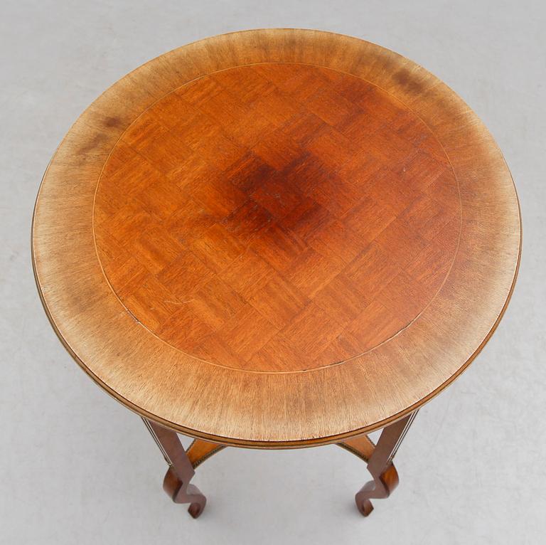 BORD, Louis XVI-stil, 1900-talets första hälft.