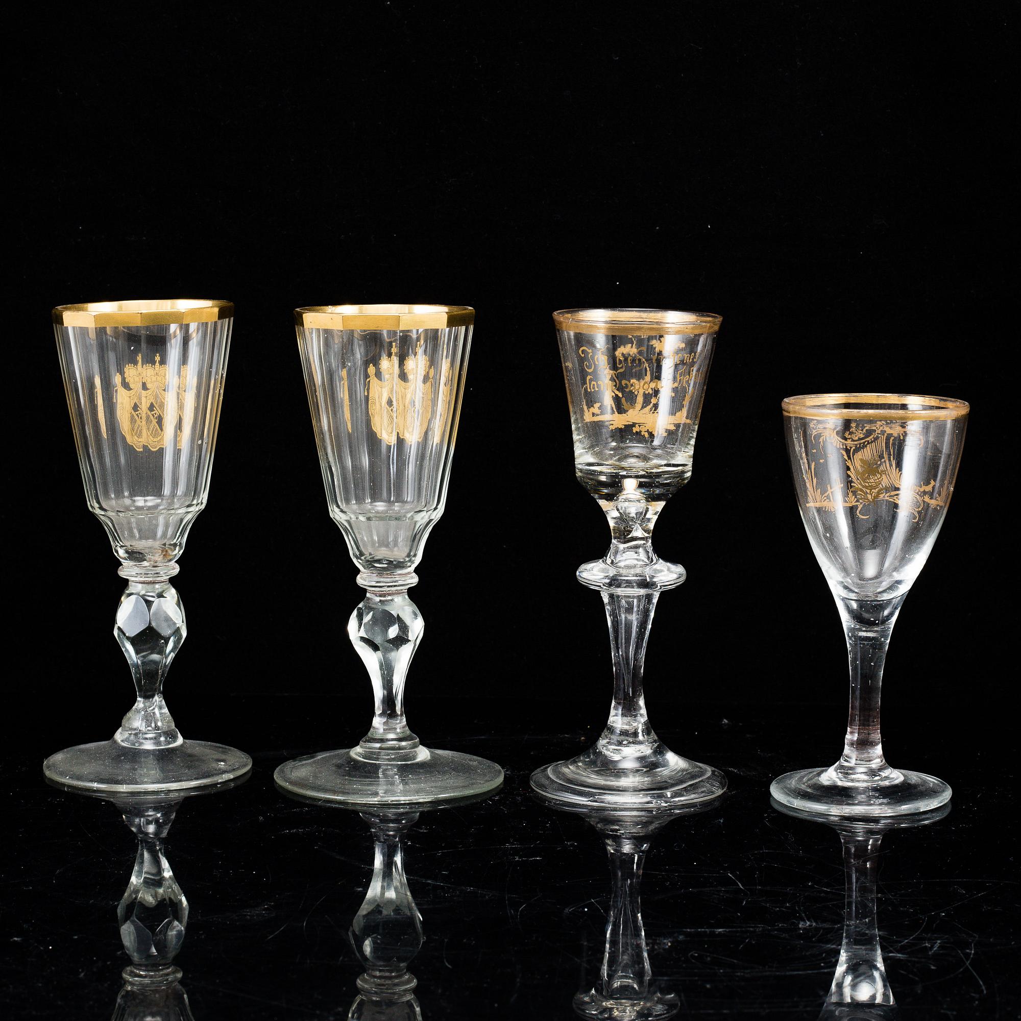 GLAS, fyra stycken, olika. Tidigt 1800-tal.