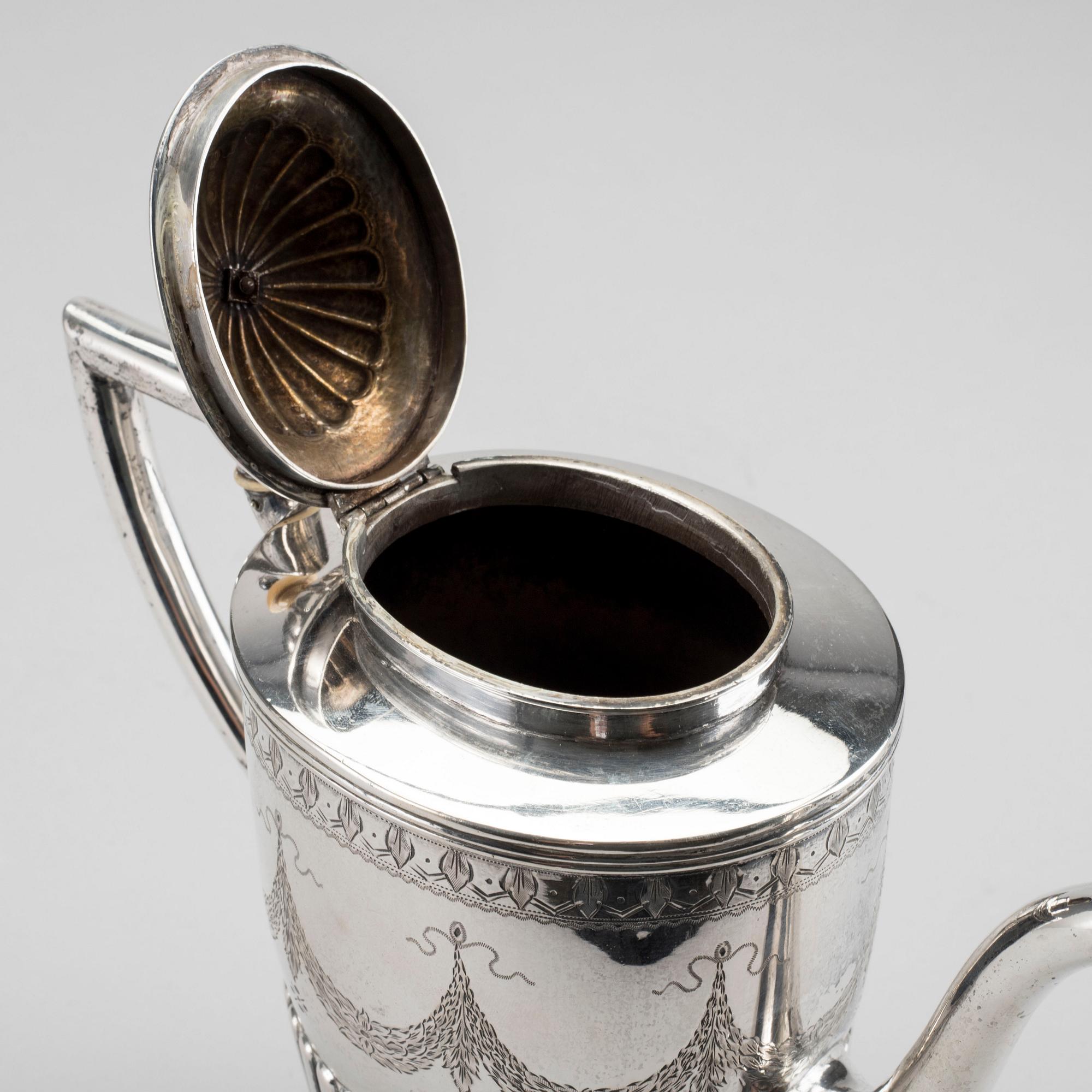 A silver coffee pot, K C Hermann Copenhagen 1912. Weight ca 647 grams.