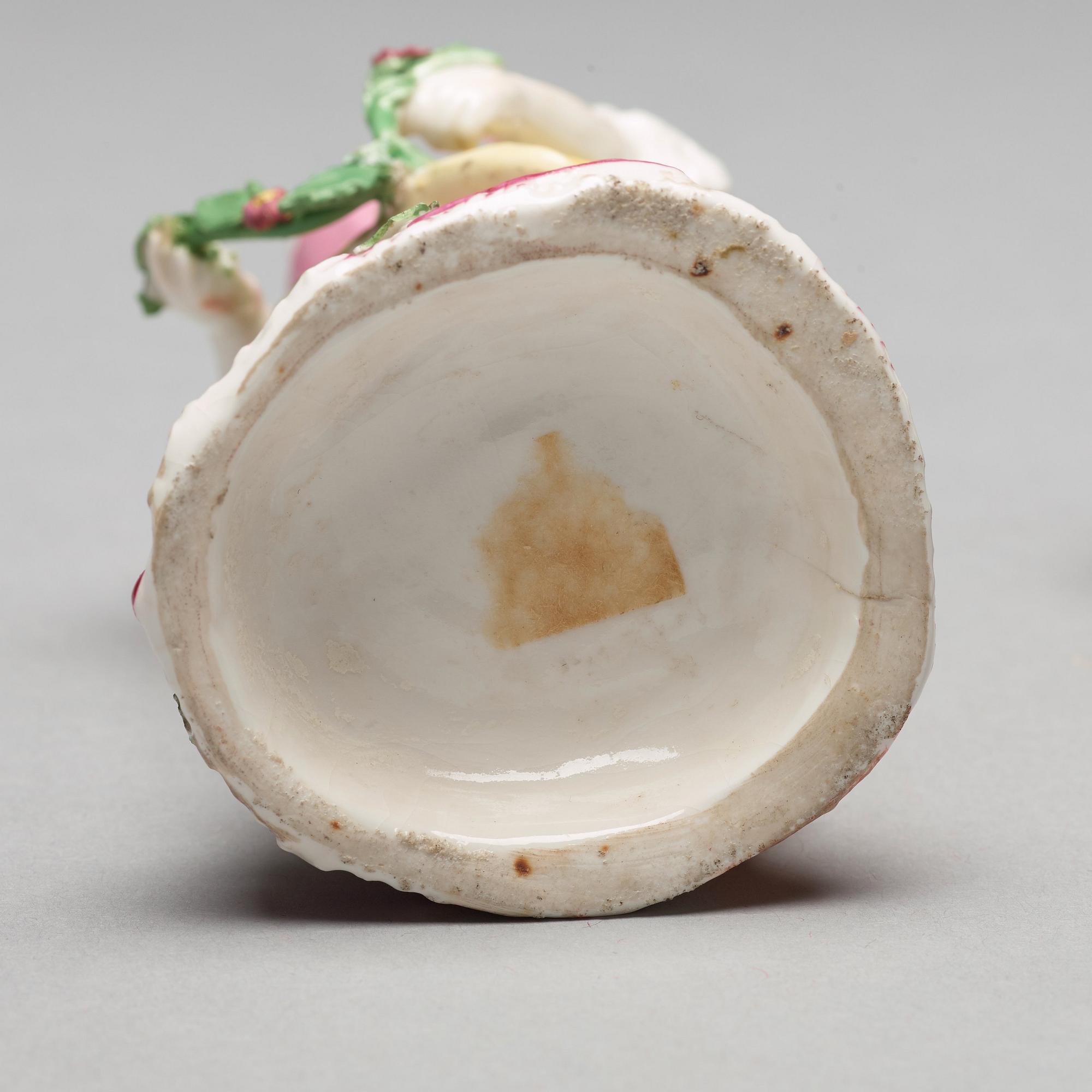 FIGURINER, två stycken, mjukt porslin. Marieberg, 1700-tal.