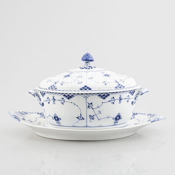 A 'Blue Fluted Half Lace' /'Musselmalet' tureen with cover and stand, Royal Copenhagen, model 702, 600, 1898-1923.