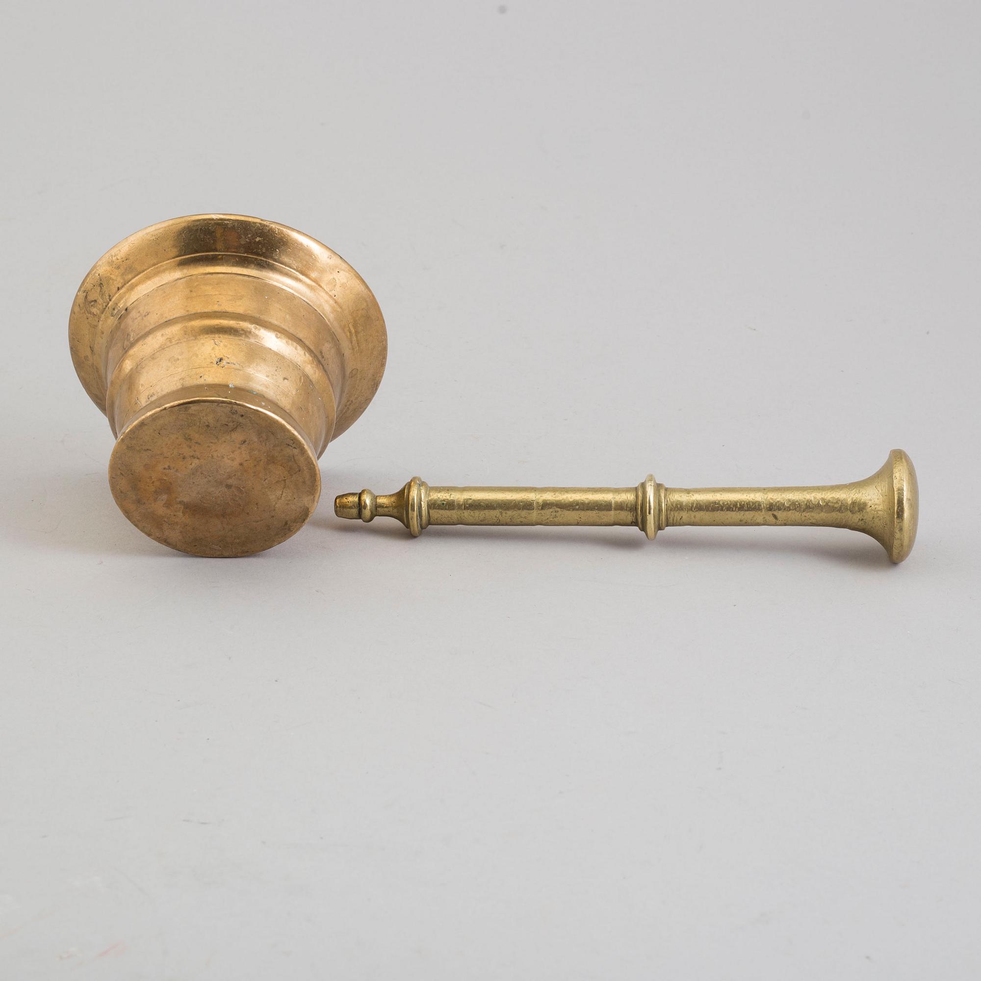 MORTEL MED PISTILL, brons, troligen 1600-tal.