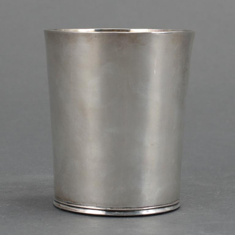 BÄGARE, silver, oidentifierad mästare, Stockholm, 1705. Vikt ca 68g.