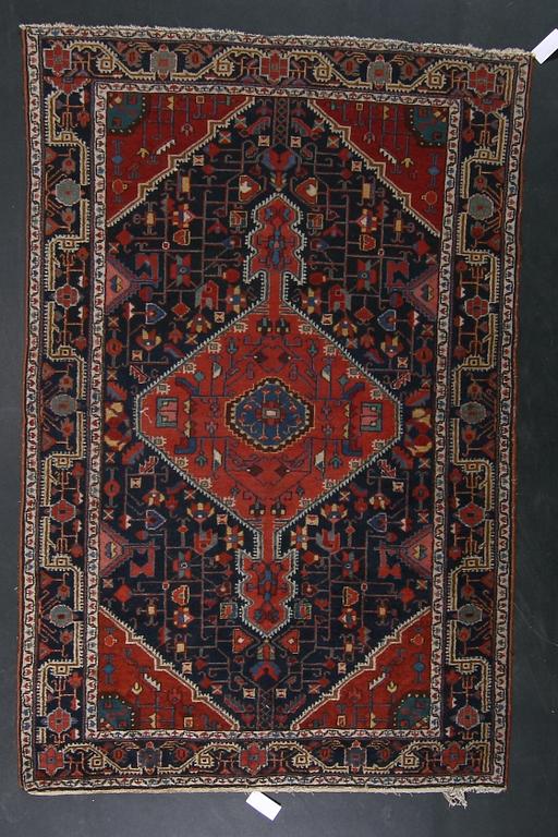 MATTA, semiantik Hamadan. Ca 215 x 140.