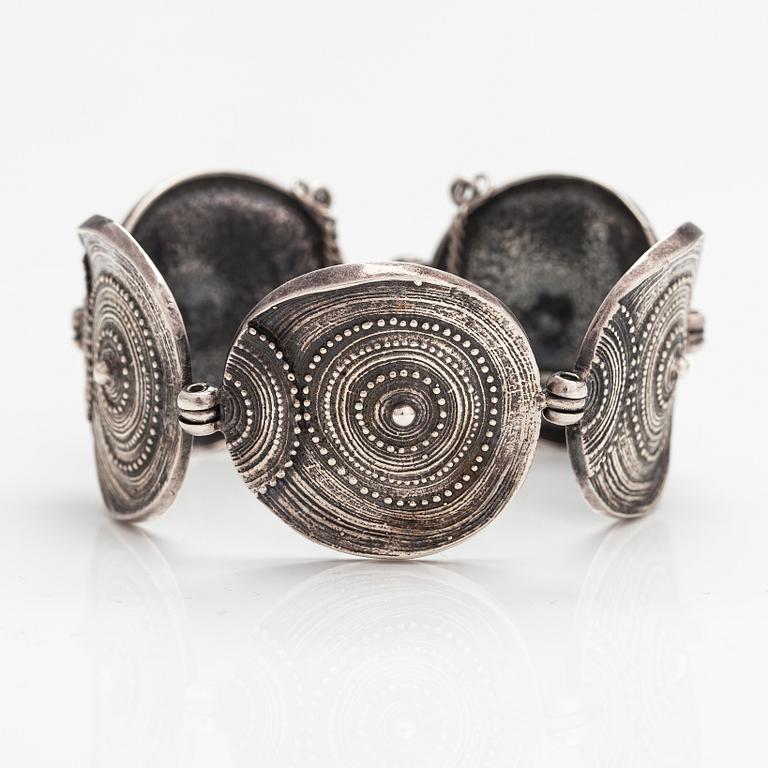 Jorma Laine, A silver bracelet "Chic". Turun Hopea, Turku 1973.