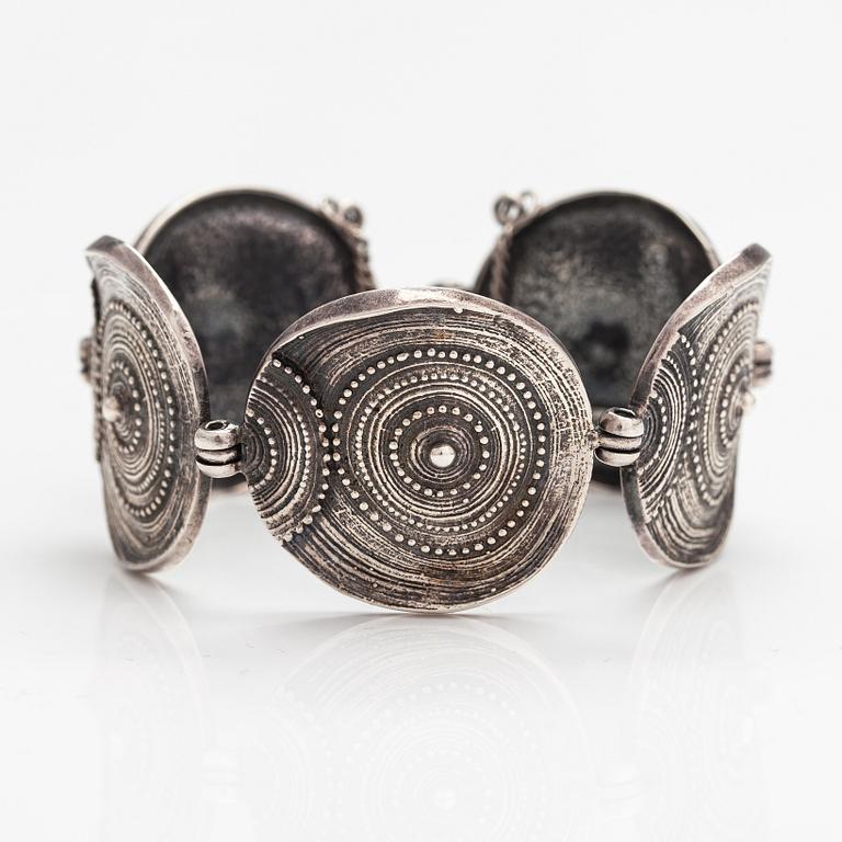 Jorma Laine, Armband "Chic", silver. Turun Hopea, Åbo 1973.