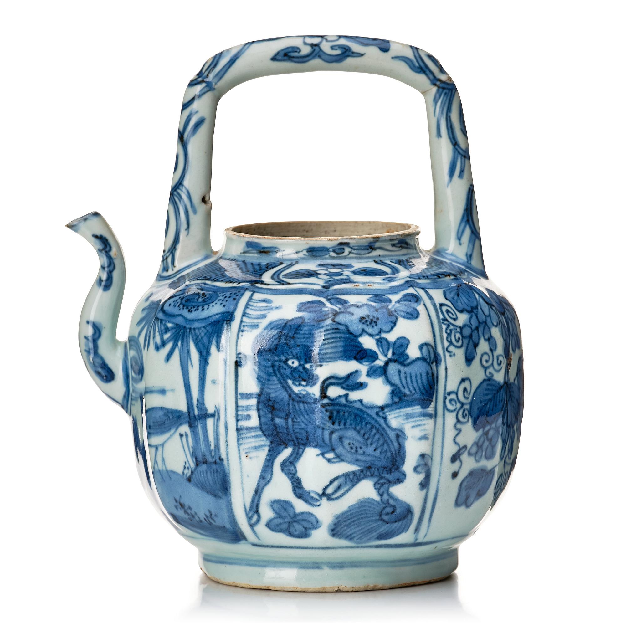 Vinkanna, kraakporslin. Mingdynastin, Wanli (1572-1620).