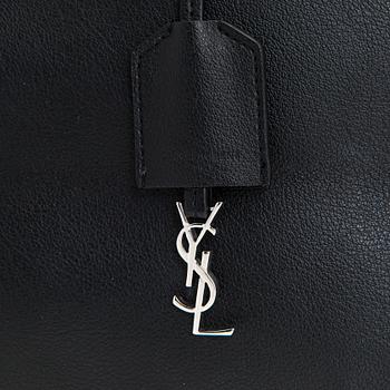 Saint Laurent, a 'Sac shopping' bag.