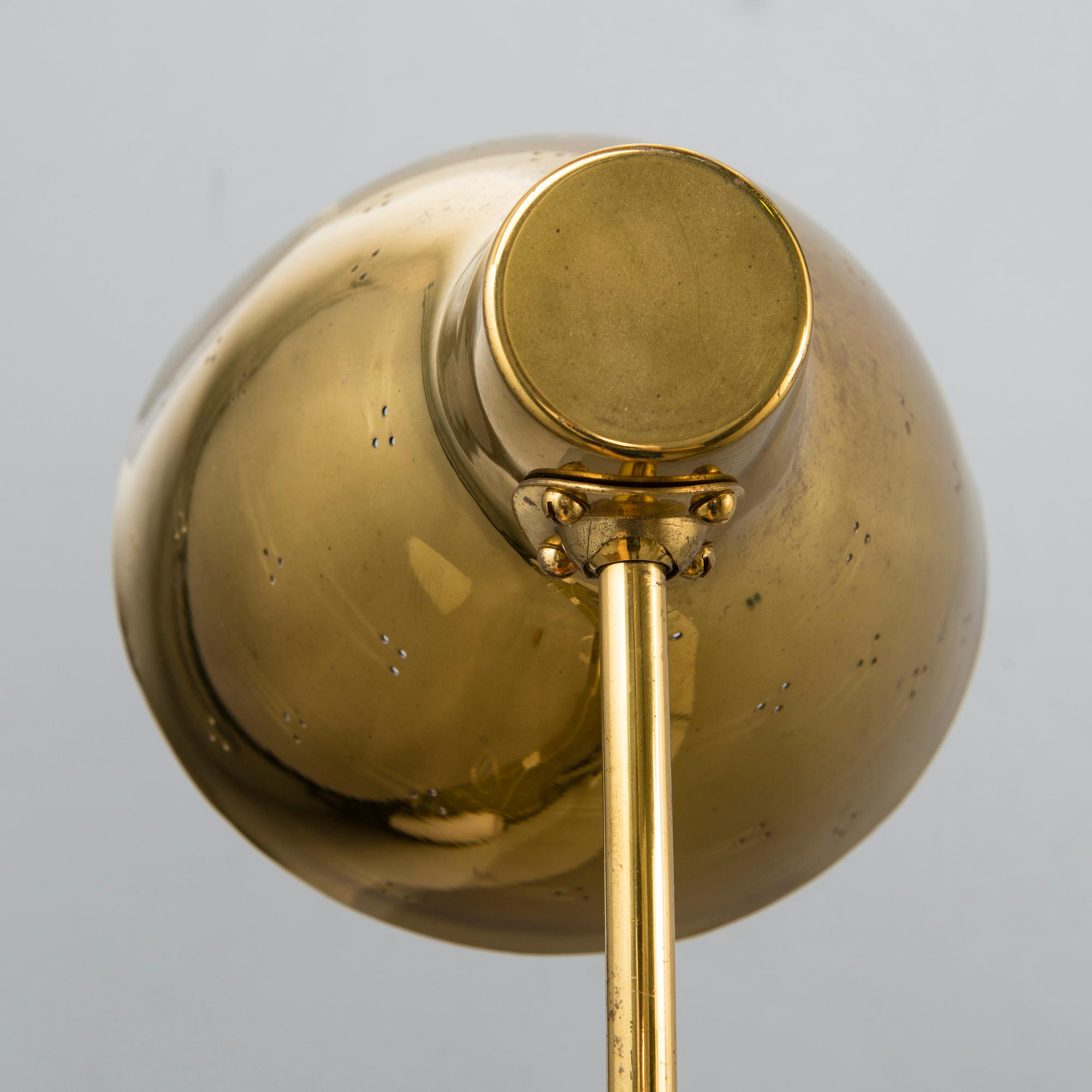 LISA JOHANSSON-PAPE, seinävalaisin, malli 3055, Stockmann Orno 1900-luvun puoliväli.