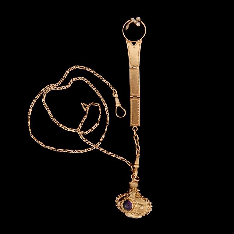 KLOCKKEJDA SAMT CHATELAINE OCH HÄNGE, 18k guld samt diamanter tot ca0,10ct o ametister. 1900-tal. Vikt ca24g.