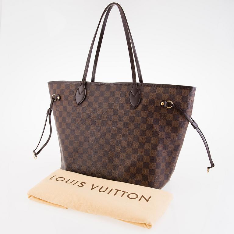 LOUIS VUITTON Neverfull MM Damier Bag.