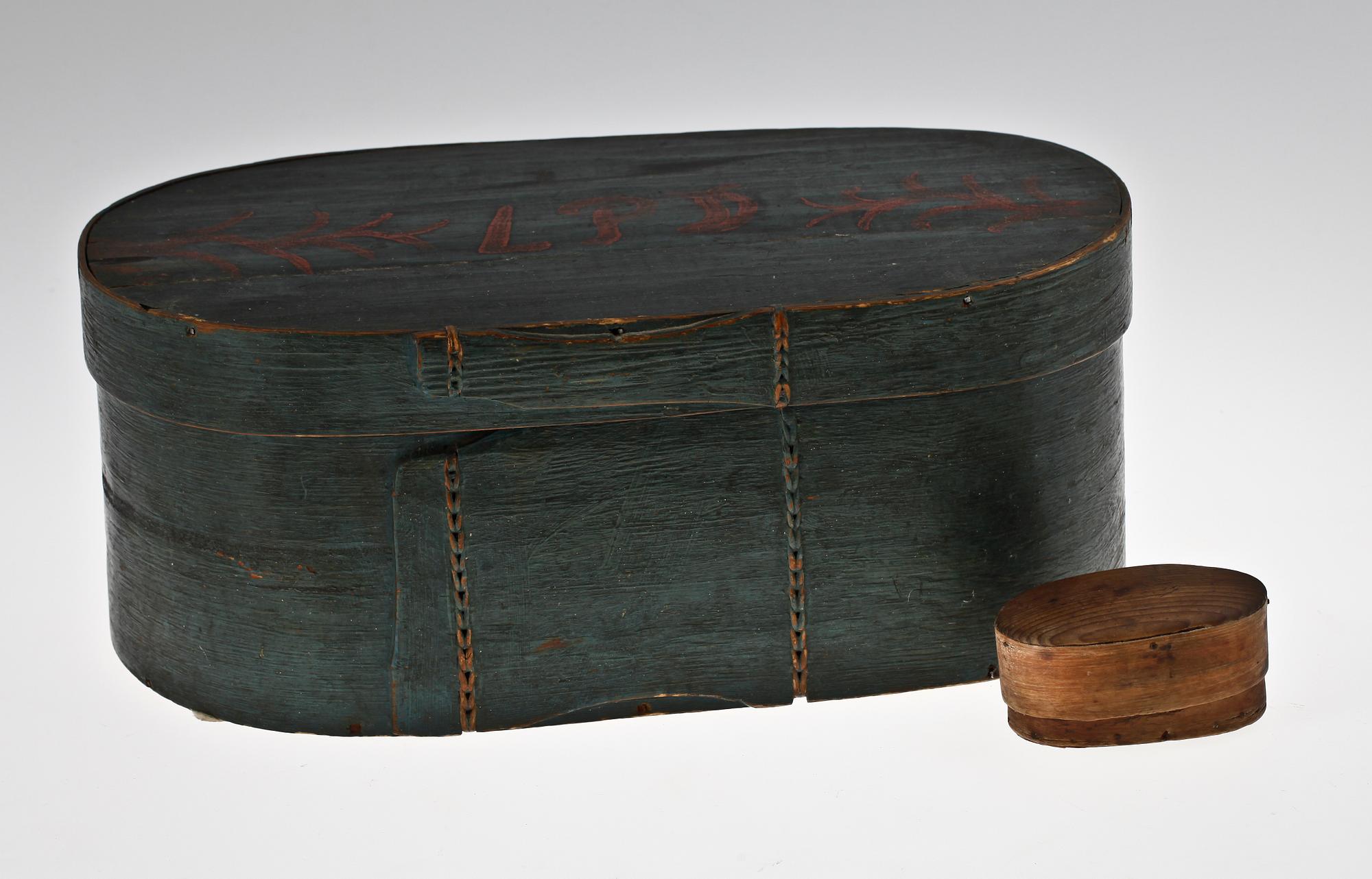 SVEPASKAR, 2 st. Allmoge 1800-tal.