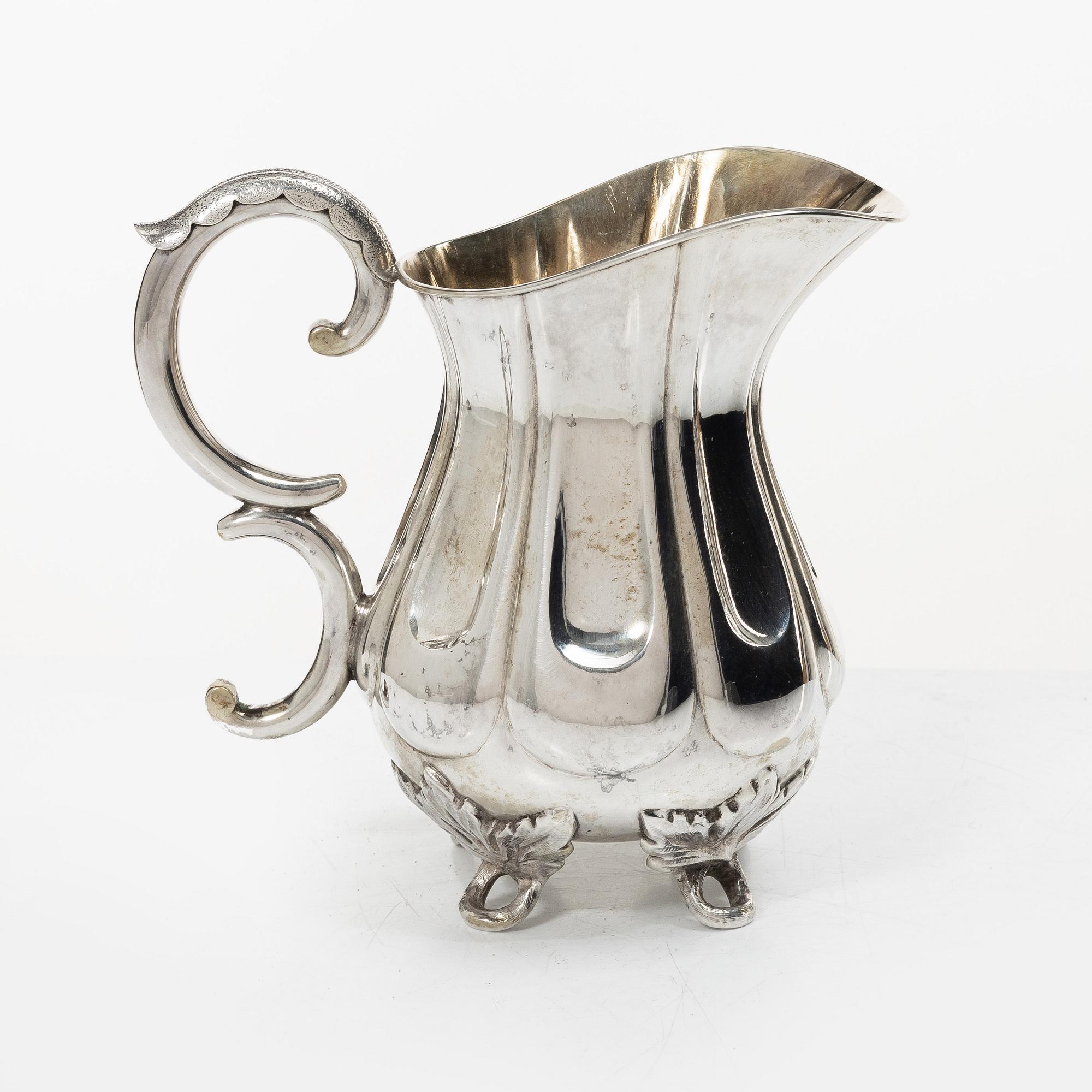 A Swedish silver milk jug, mark of A Bergengren, Lund 1943.