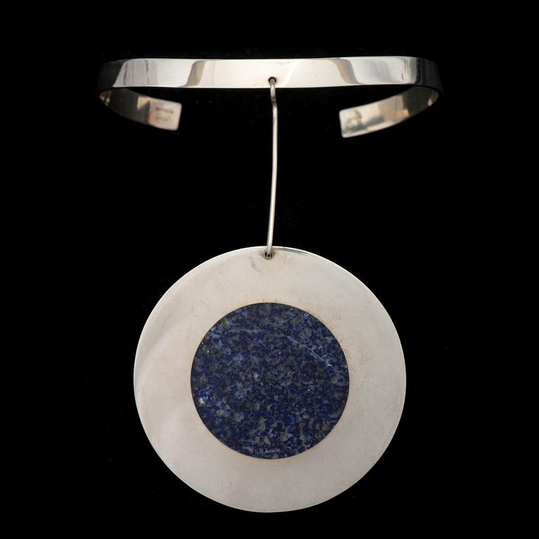 A POUL TRIGE SØRRESIIG NECKLACE, sodalite, silver. Denmark, 1963-1972.