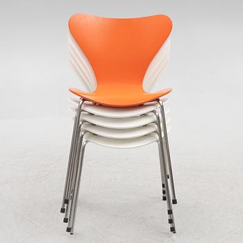 Arne Jacobsen, stolar 5 st, "Sjuan" för Fritz Hansen Danmark, 2011.