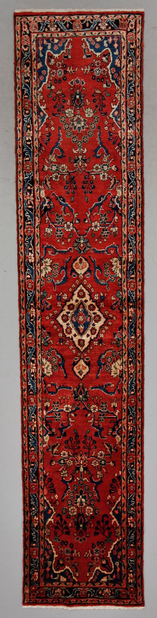 MATTA, Hamadan, ca 370 x 79 cm.