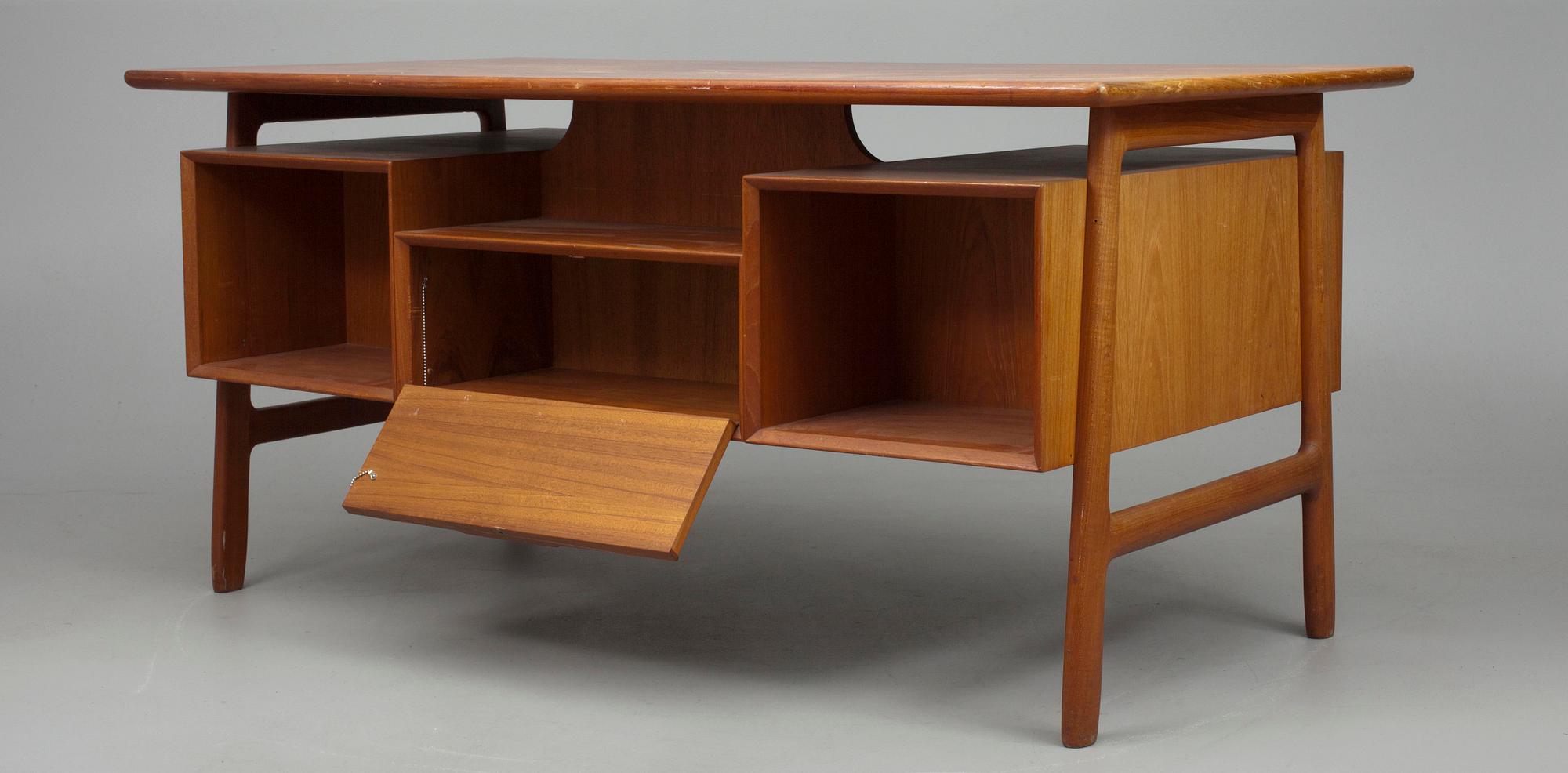SKRIVBORD, teak, sannolikt Danmark 1900-talets senare hälft.