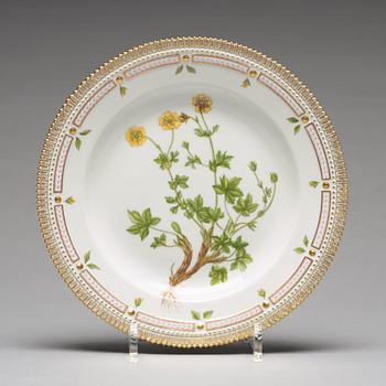 TALLRIKAR, sex stycken, porslin. "Flora Danica", Royal Copenhagen, Danmark, 1900-tal.