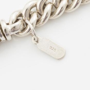 Maria Nilsdotter, collier sterlingsilver med odlade sötvattenspärlor, "Rebel Necklace".