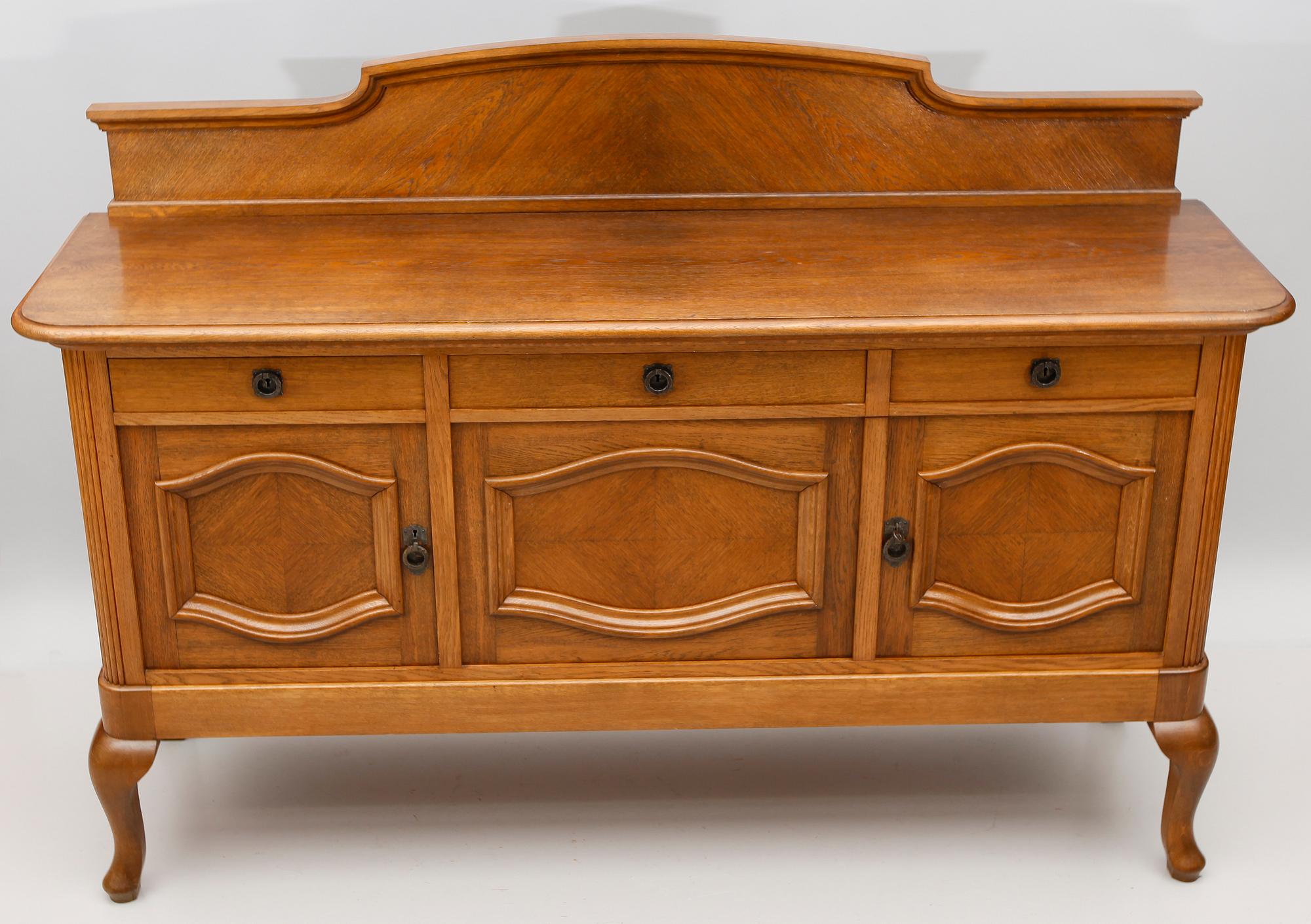 SIDEBOARD, 1900-talets första hälft.