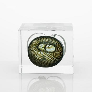 Oiva Toikka, årskub, signerad Oiva Toikka, Nuutajärvi 1988, numrerad 152/2000.