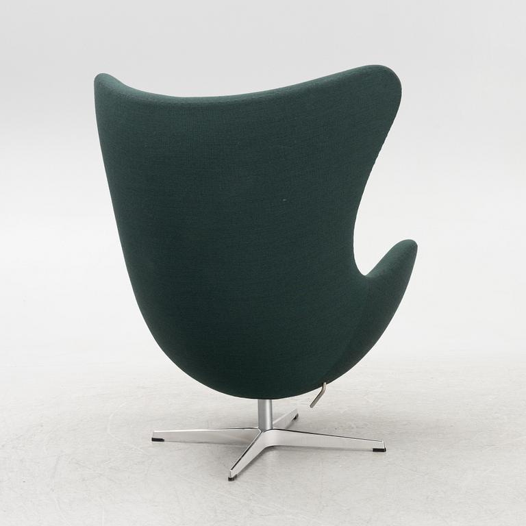 Arne Jacobsen, armchair, "Ägget", Fritz Hansen, 2021.
