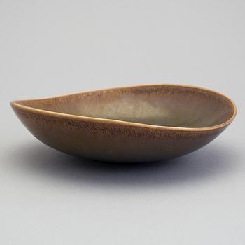 STIG LINDBERG, a stoneware bowl, Gustavsberg 1951.