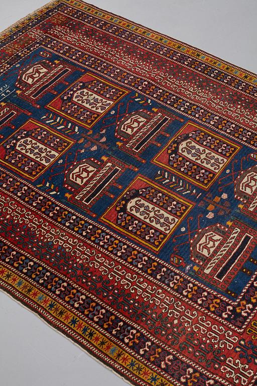 A RUG, antique Shirvan probably, ca 177 x 138,5 cm.