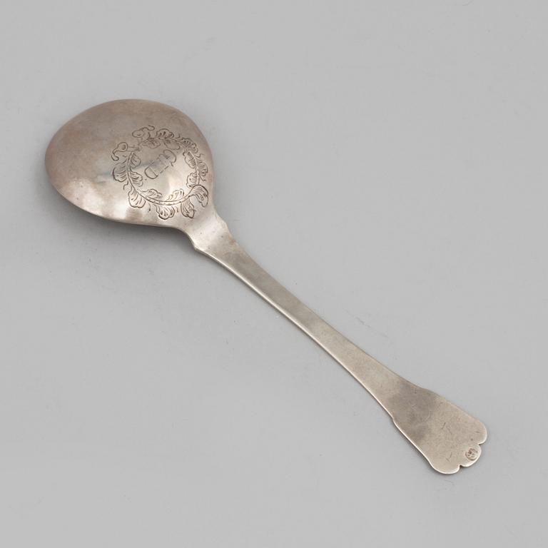 SKED, silver, möjligen Anders Bengtsson Starin (1694-1715 Stockholm), vikt 34 gram.