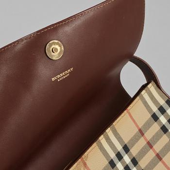 VÄSKA, Burberry, London.