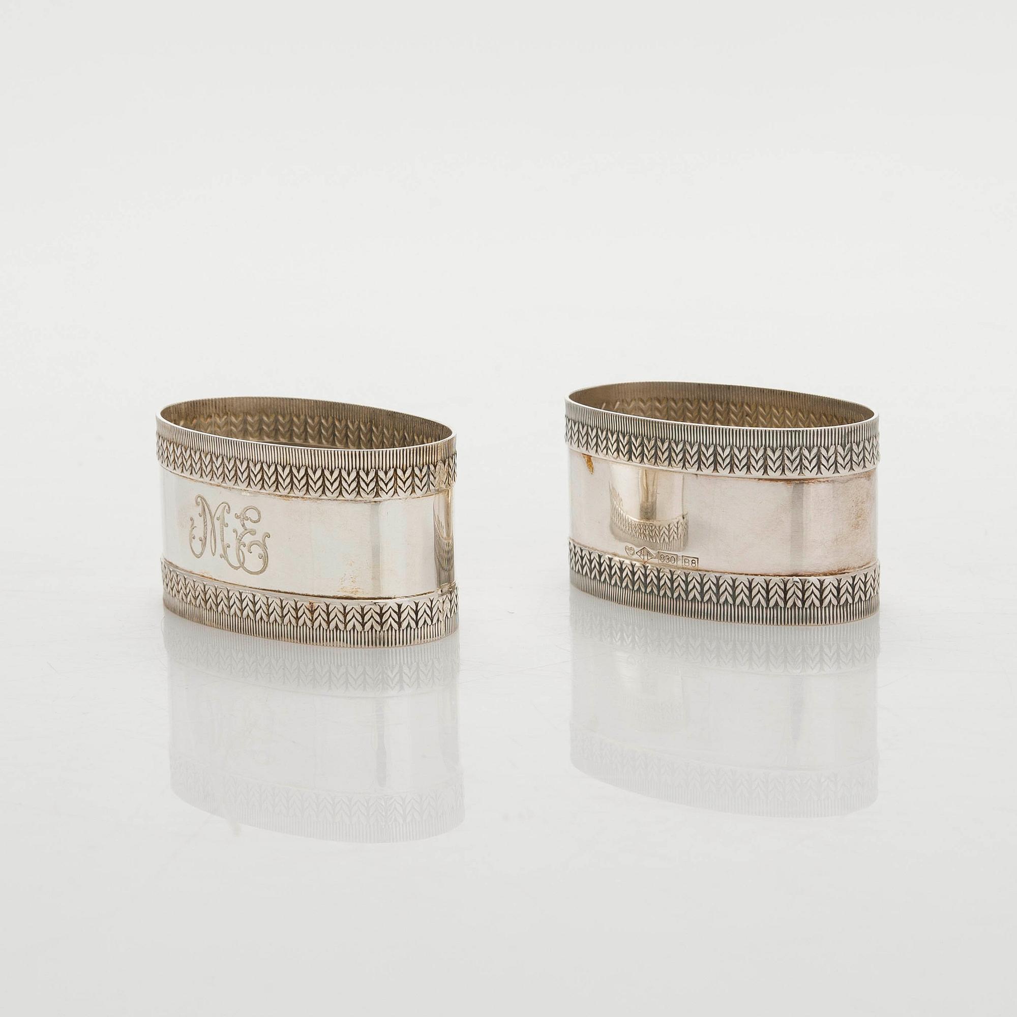 Lautasliinarenkaita 6 kpl, ja cocktaillusikoita, 6 kpl, hopeaa, kaiverrukset, yht. paino 183 g.