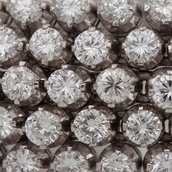 A brilliant cut diamond bracelet circa 15.00 ct.