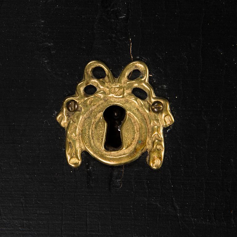 A VITRINE CABINET, ca. 1900.