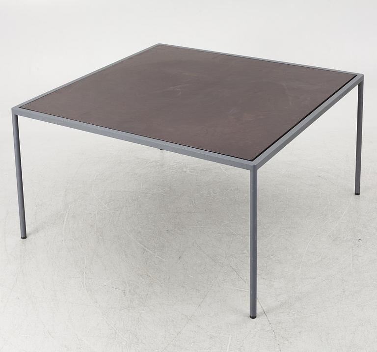 Jonas Bohlin, a dining table.