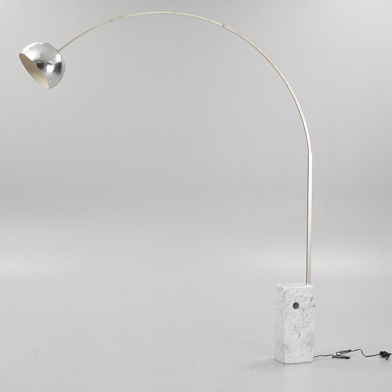 Achille & Pier Castiglioni, golvlampa, "Arco" för Flos, Italien 1900-talets slut.