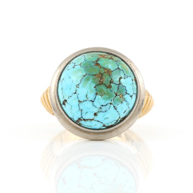 RING, 18 karat guld. Bengt Erikssons Guldsmedsverkstad, Stockholm/Nacka, 1954. Vikt ca 12,41 gram.