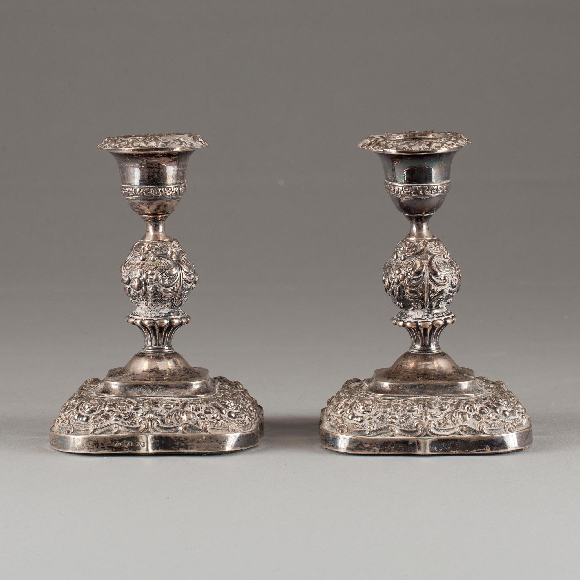LJUSSTAKAR, ett par, silver, Fredrik & Wilhelm Zethelius, Stockholm 1840. Total vikt ca 190 g.