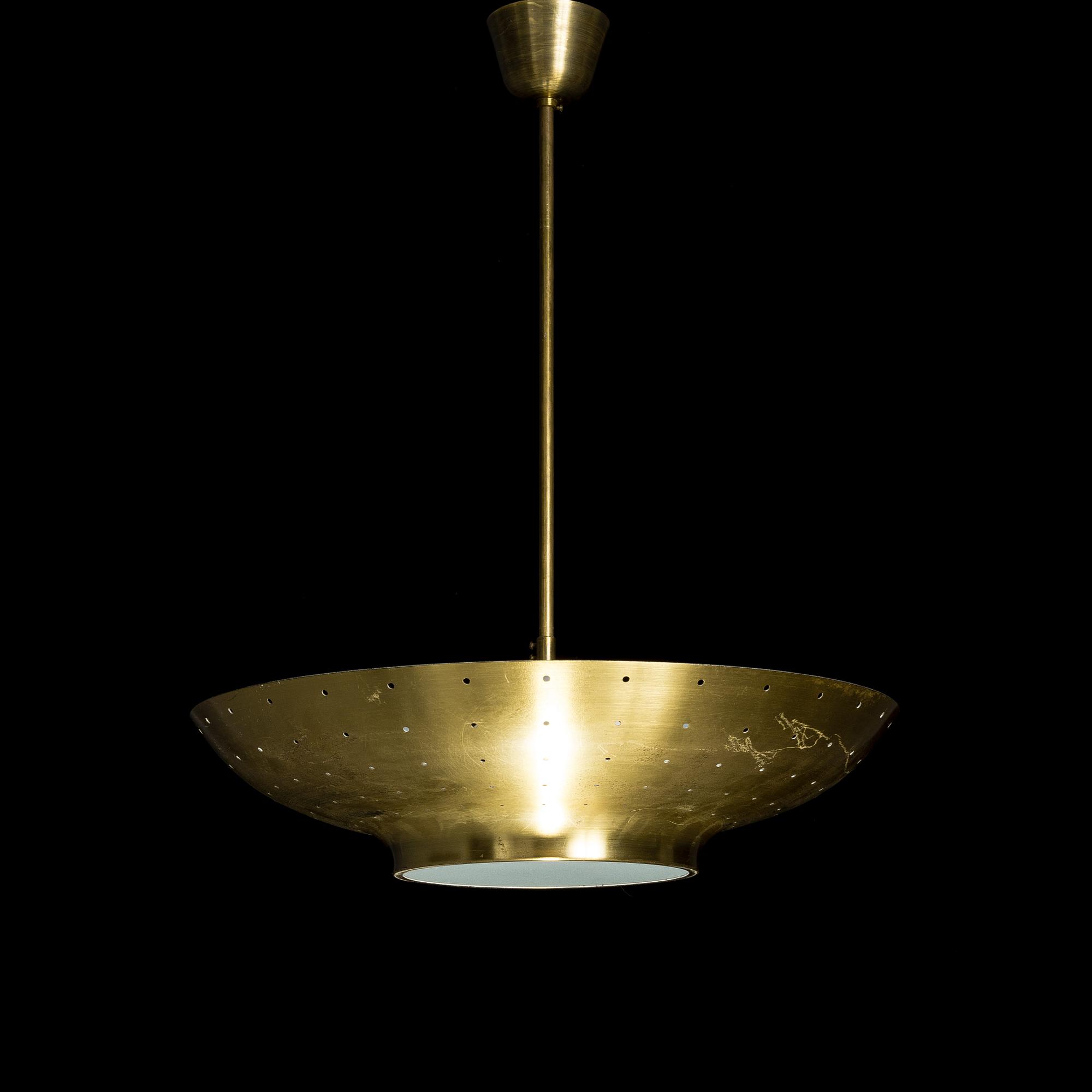 TAKLAMPA, 1900-talets mitt. Tot. höjd 60 cm.