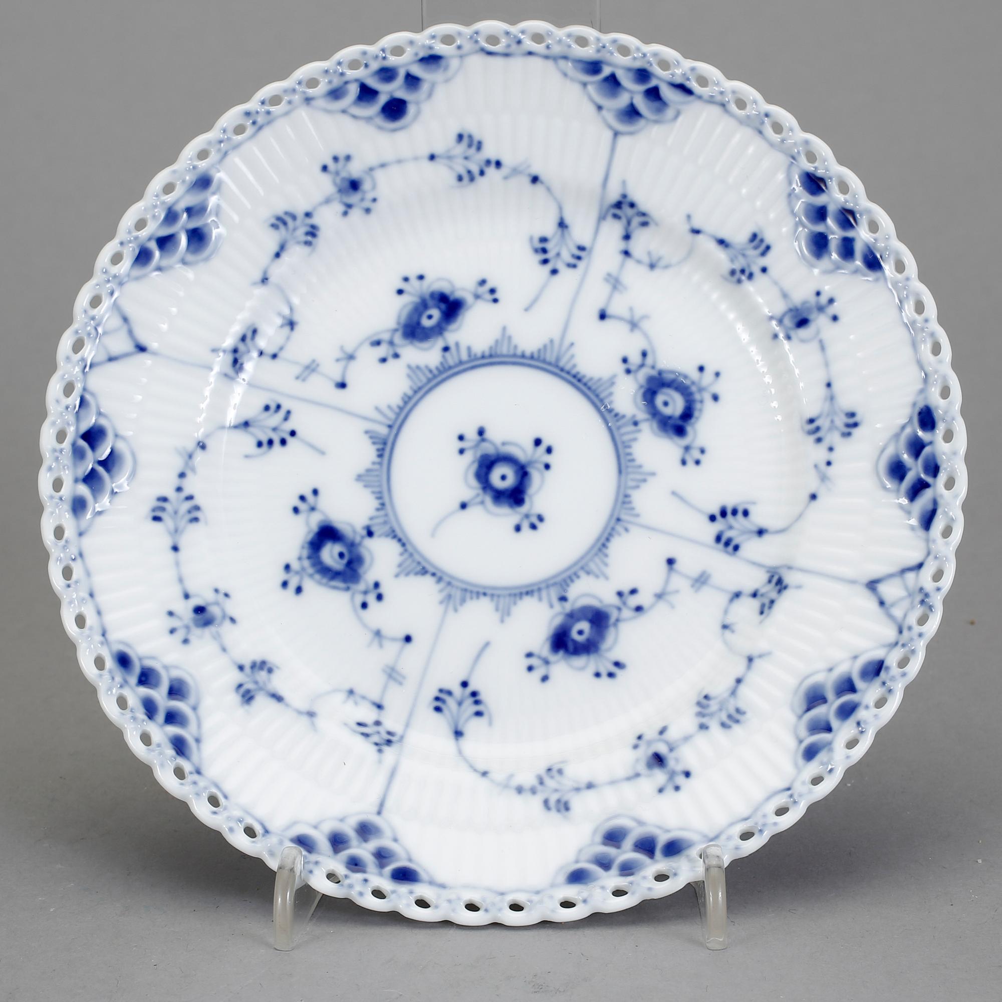 KAFFESERVIS, 24 delar, porslin, "Musselmalet", Royal Copenhagen, Danmark.