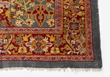 A Ziegler Mahal carpet, West Persia, 523 x 363 cm.