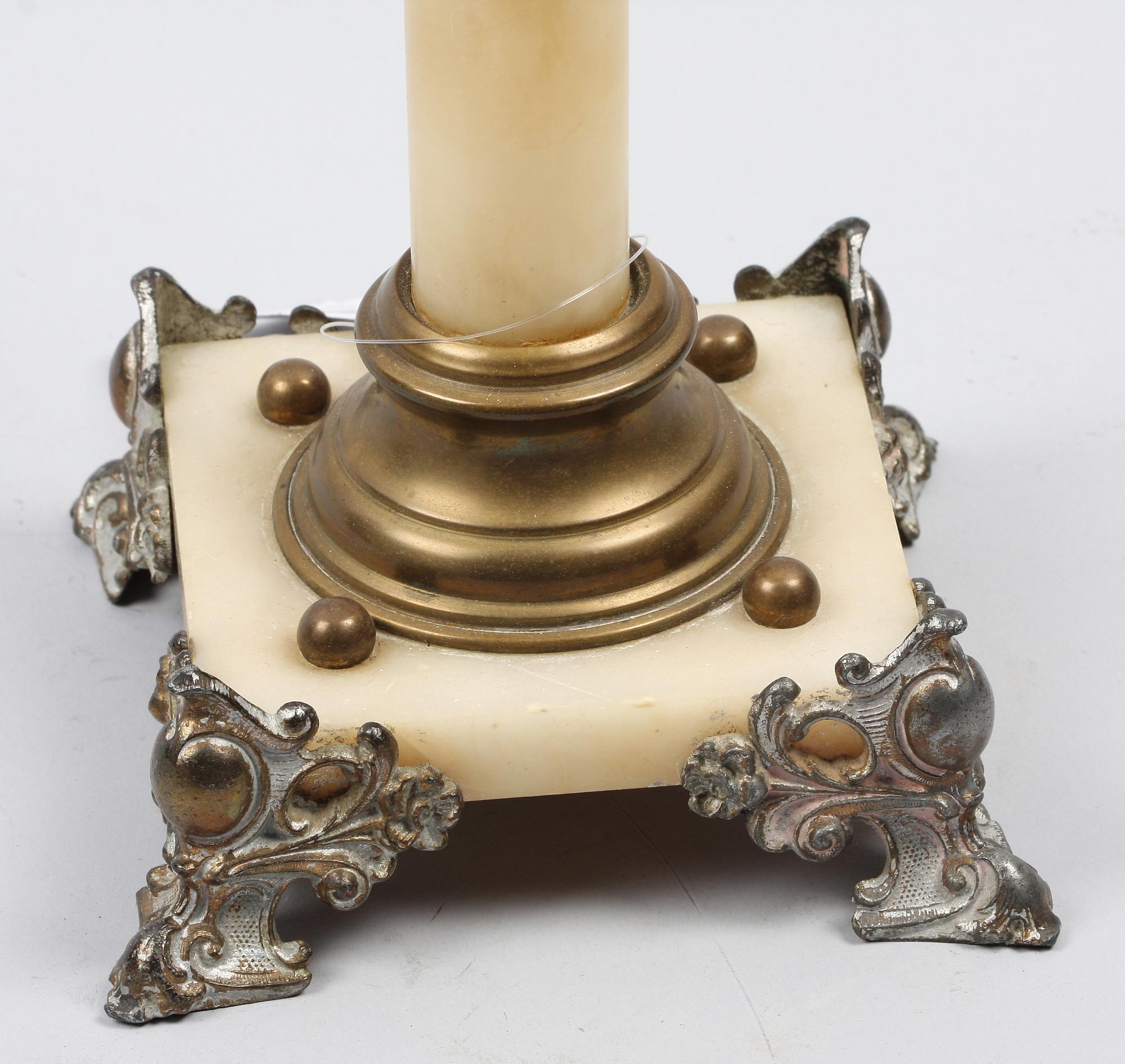 FOTOGENLAMPA, glas, patinerad metall samt alabaster, nyrenässans, 1800/1900-tal.