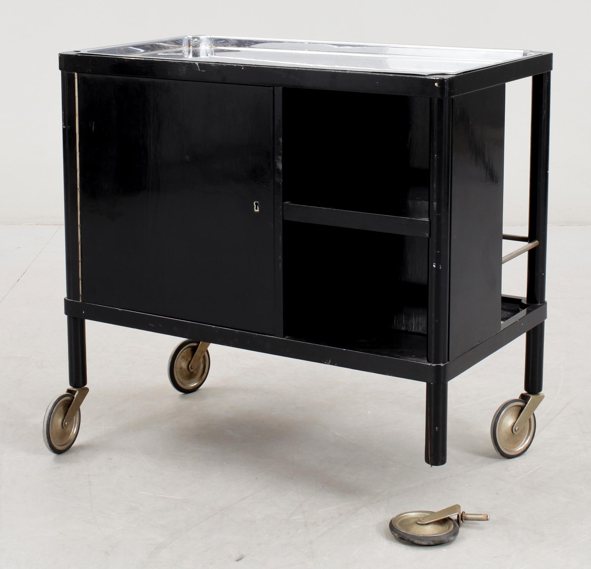 BARVAGN, enligt uppgift snickare Säfholm samt glas av Simon Gate, 1930-tal.