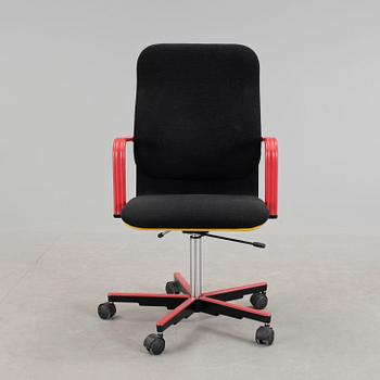 SKRIVBORDSSTOL, Yrjö Kukkapuro för Artek Finland.