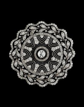 837. An Edwardian old-cut diamond brooch. Total carat weight of diamonds circa 6.00 cts.