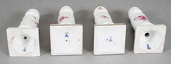 LJUSSTAKAR, två par varav ett par med ljusmanschetter. Meissen, 1900-tal.